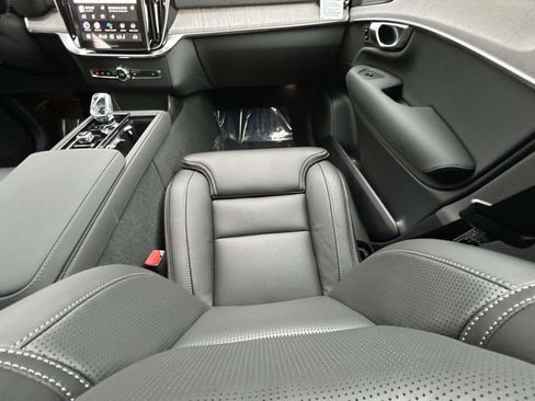 New 2026 Volvo XC90 B5 Ultra image 15