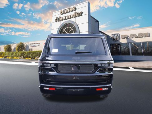 New 2026 Jeep Grand Wagoneer 4WD w/ Premium Group I image 9