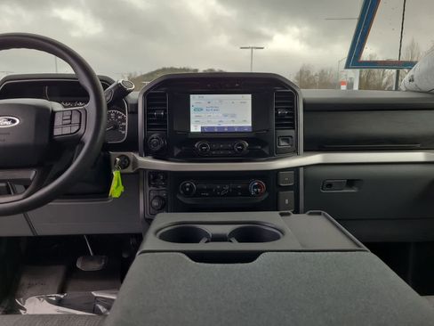 Used 2023 Ford F150 XLT w/ Trailer Tow Package image 18