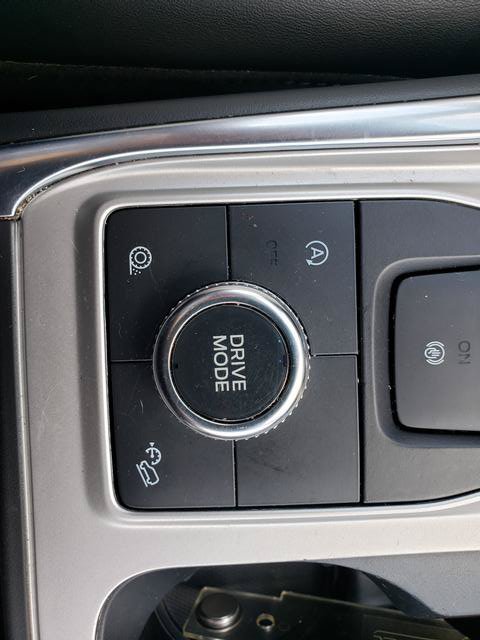 Used 2023 Ford Explorer XLT w/ Equipment Group 202A AWD/4WD image 21