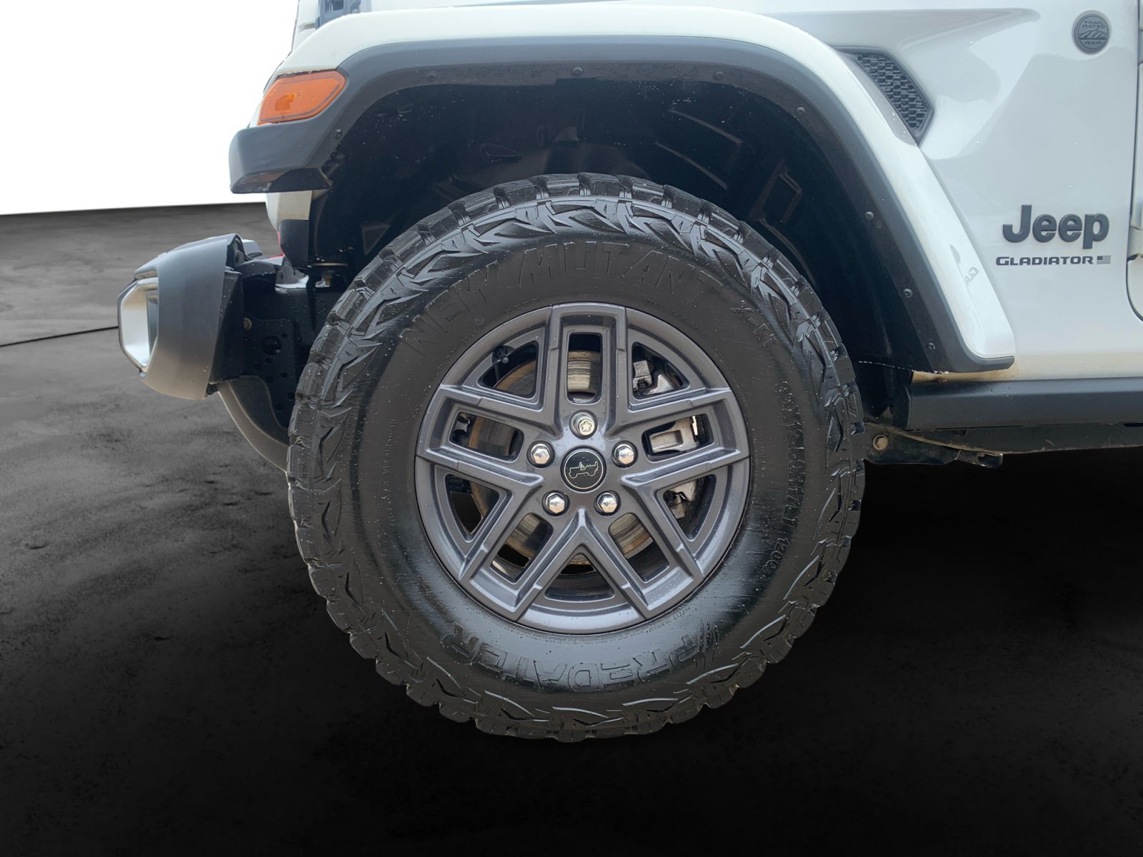 Used 2024 Jeep Gladiator Sport AWD/4WD image 10