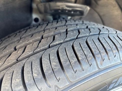 Used 2021 Chevrolet Equinox Premier image 11