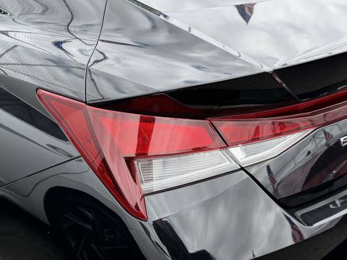 Certified 2023 Hyundai Elantra SEL w/ Convenience Package FWD image 9