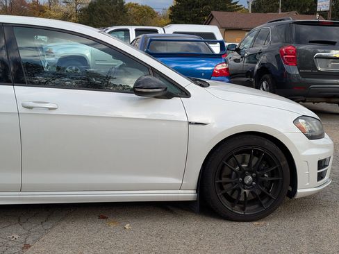 Used 2016 Volkswagen Golf 4-Door image 8