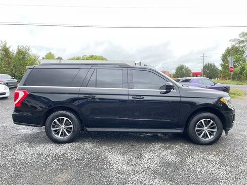 Used 2019 Ford Expedition Max XLT image 3