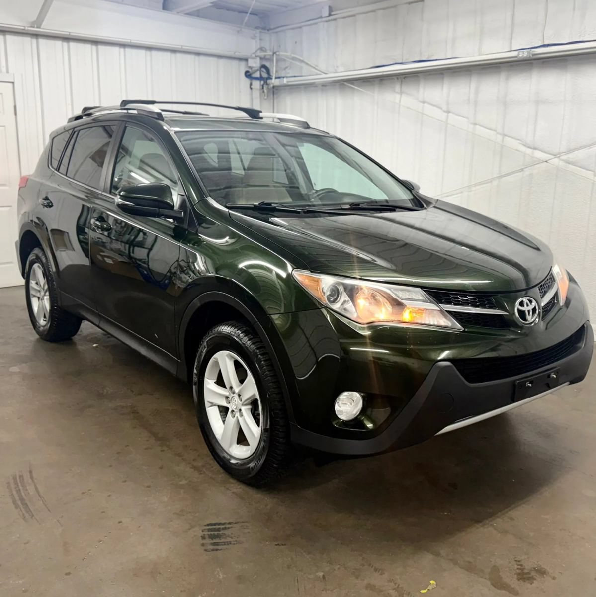 Used 2013 Toyota RAV4 XLE AWD/4WD image 1