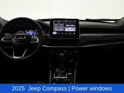 Used 2025 Jeep Compass Trailhawk AWD/4WD image 8