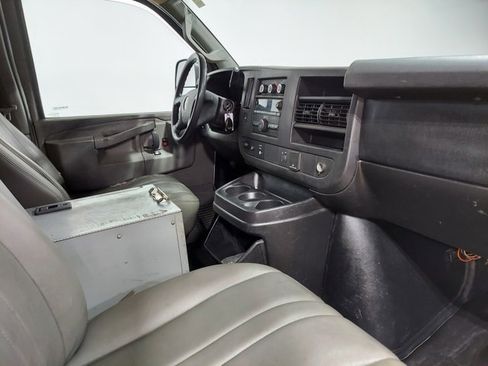 Used 2016 GMC Savana 3500 image 20