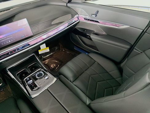 New 2026 BMW 760i xDrive AWD/4WD image 25