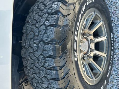 Used 2003 Chevrolet Silverado 2500 LS w/ Skid Plate Package AWD/4WD image 37