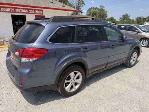 Used 2014 Subaru Outback 2.5i Premium AWD/4WD image 3