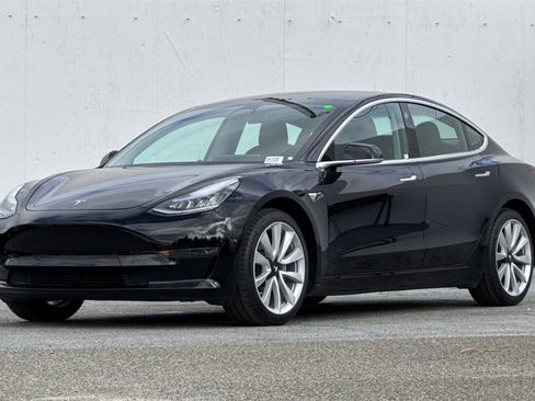 Used 2018 Tesla Model 3 Mid Range image 8