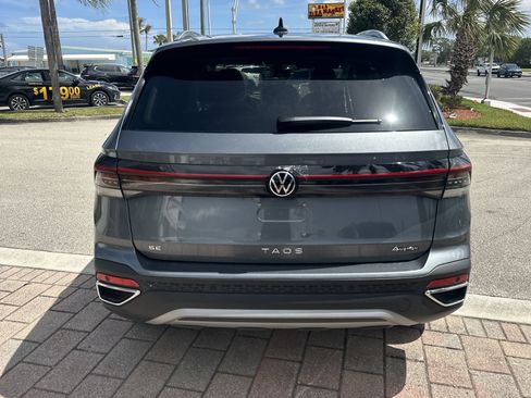 New 2026 Volkswagen Taos SE AWD/4WD image 8