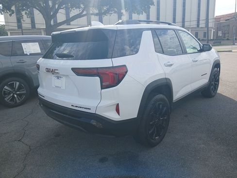 Used 2026 GMC Terrain Elevation w/ Elevation Premium Package FWD image 4