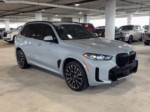 Used 2025 BMW X5 sDrive40i w/ M Sport Package RWD image 2