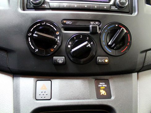 Used 2019 Nissan NV200 S w/ Back Door Glass Package image 13