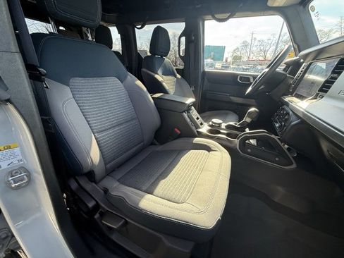 Used 2022 Ford Bronco Outer Banks image 12