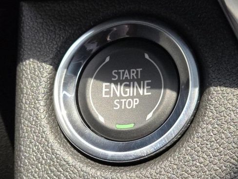Used 2024 Buick Envista Sport Touring w/ Convenience I Package FWD image 35