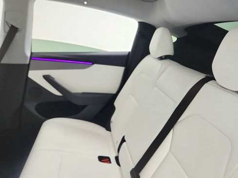 Used 2026 Tesla Model Y AWD image 40
