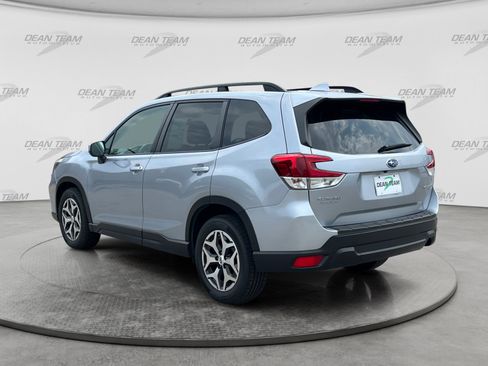 Used 2021 Subaru Forester Premium AWD/4WD image 5