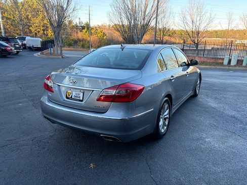 Used 2013 Hyundai Genesis 3.8 image 7