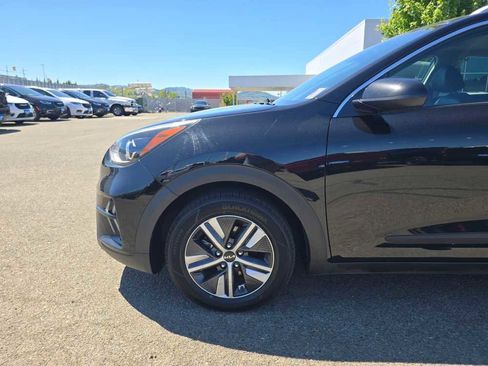 Used 2022 Kia Niro LXS FWD image 18