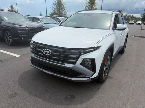 Used 2025 Hyundai Tucson SEL FWD image 2