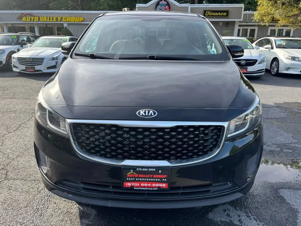 Used 2018 Kia Sedona LX FWD image 3