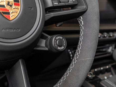 Used 2022 Porsche 911 GT3 RWD image 32
