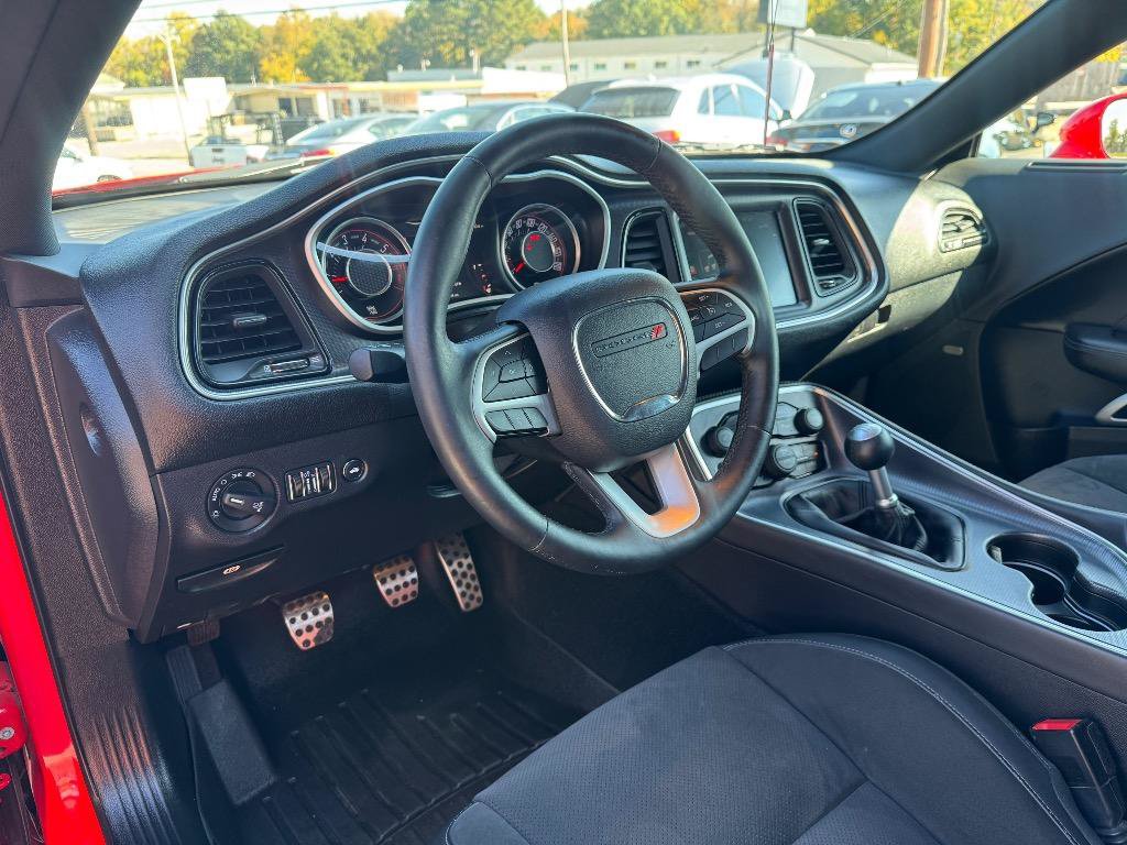 Used 2015 Dodge Challenger R/T Scat Pack w/ Leather Interior Group RWD image 13