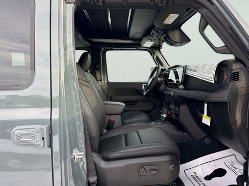 New 2026 Jeep Wrangler Unlimited Rubicon w/ Steel Bumper Group image 27