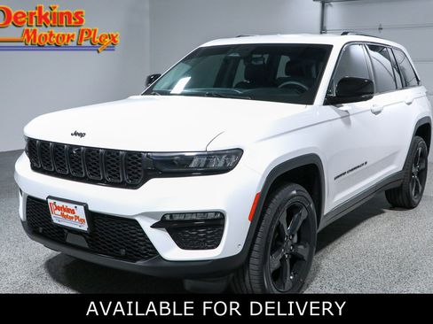 Used 2023 Jeep Grand Cherokee Limited w/ Luxury Tech Group II AWD/4WD image 1