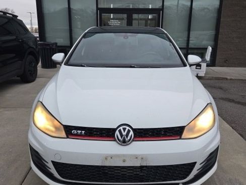 Used 2015 Volkswagen GTI SE image 7