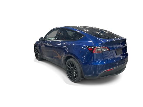 Certified 2023 Tesla Model Y Long Range AWD/4WD image 4