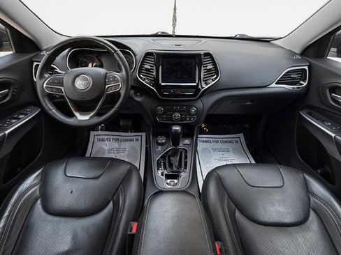 Used 2019 Jeep Cherokee Overland AWD/4WD image 16