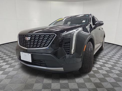 Used 2023 Cadillac XT4 Premium Luxury w/ Technology Package AWD/4WD image 7