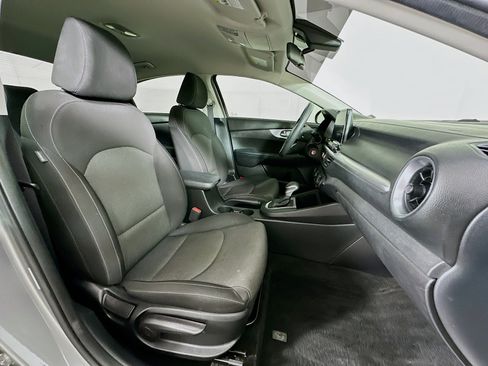 Used 2022 Kia Forte LXS FWD image 28