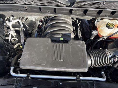 Used 2022 GMC Sierra 1500 AT4X image 32