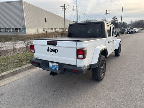 Used 2024 Jeep Gladiator Sport image 5
