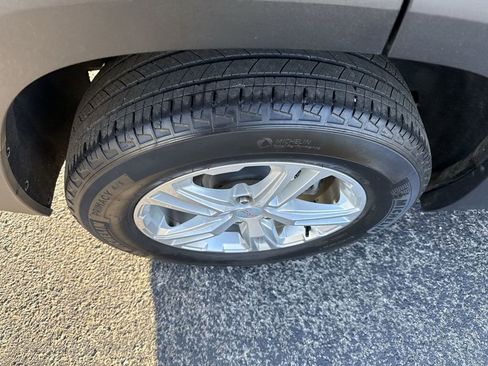 Certified 2022 GMC Terrain SLE image 40