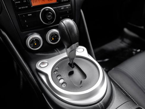 Used 2011 Nissan 370Z Coupe image 25