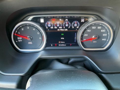 Used 2021 Chevrolet Suburban High Country image 11