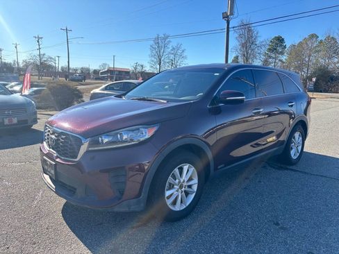 Used 2020 Kia Sorento LX image 2