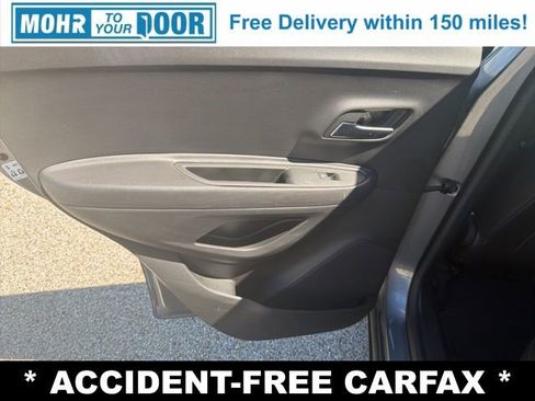 Used 2019 Chevrolet Trax LT w/ LT Convenience Package image 29
