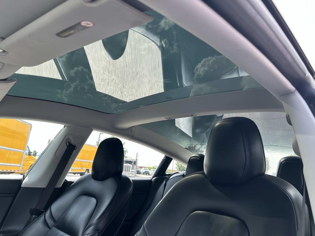 Used 2018 Tesla Model 3 RWD image 25