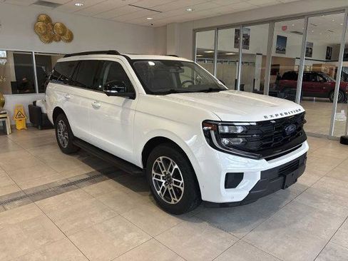 Certified 2025 Ford Expedition Active image 1