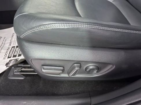 Used 2021 Toyota RAV4 XLE Premium image 21