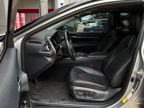Used 2021 Toyota Camry XSE FWD image 10