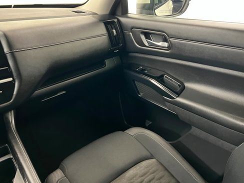 Used 2022 Nissan Pathfinder SV image 10