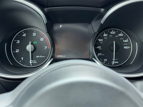 Used 2022 Alfa Romeo Stelvio Veloce image 21